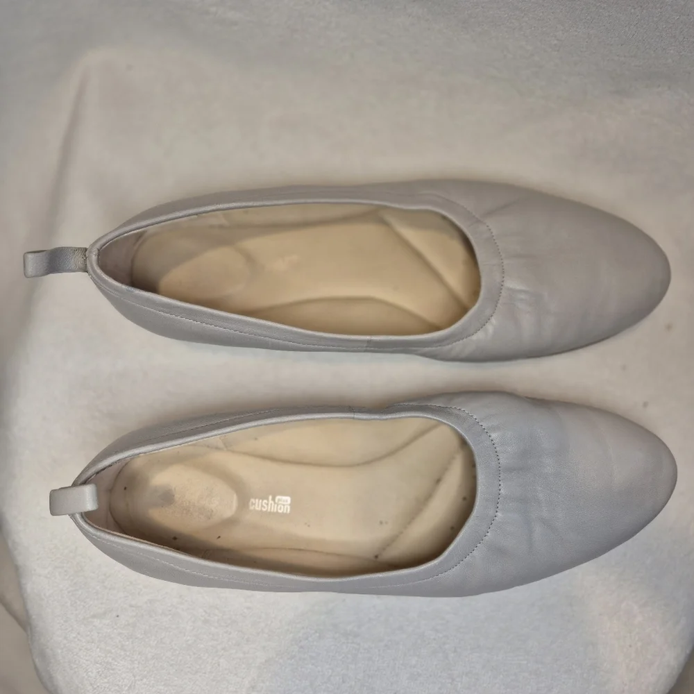 Clarks Grace Mia Ballet Flat - SIZE 8.5 Grey Leather Minimalist